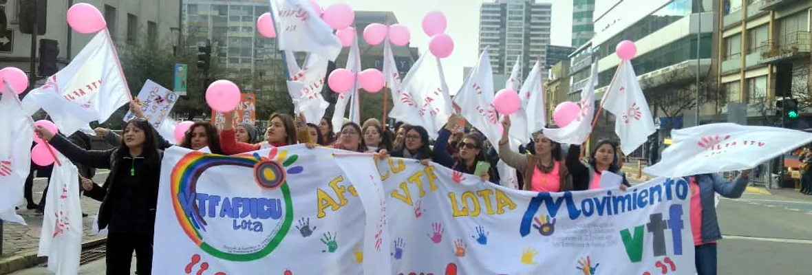 Técnicas y educadoras de párvulos marchan masivamente contra la privatización y la escolarización de la educación inicial