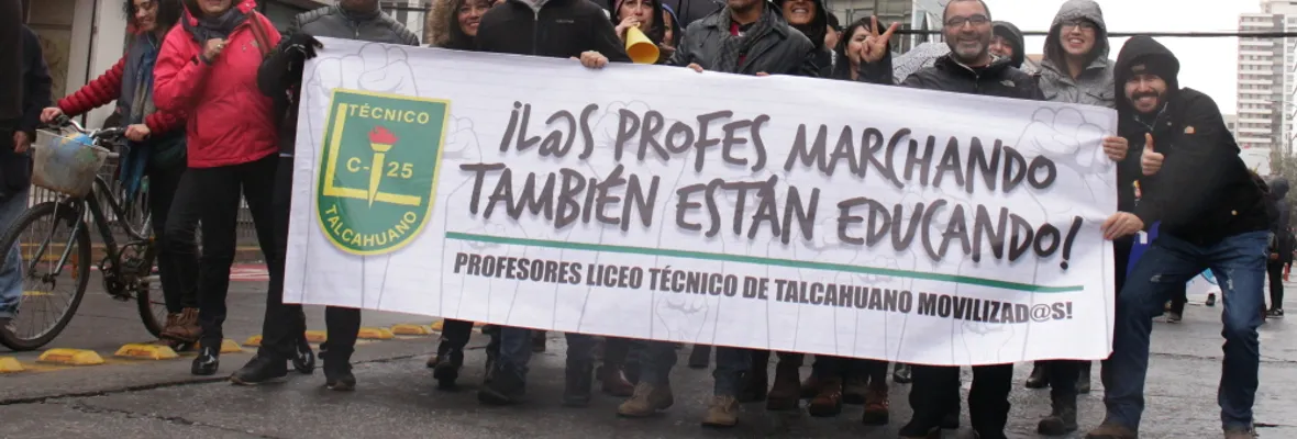 FOTOS| Miles de docentes expresan su rechazo a la displicencia gubernamental