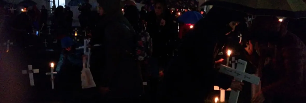 Con velatón recuerdan a docentes muertos/as sin recibir el pago de la Deuda Histórica