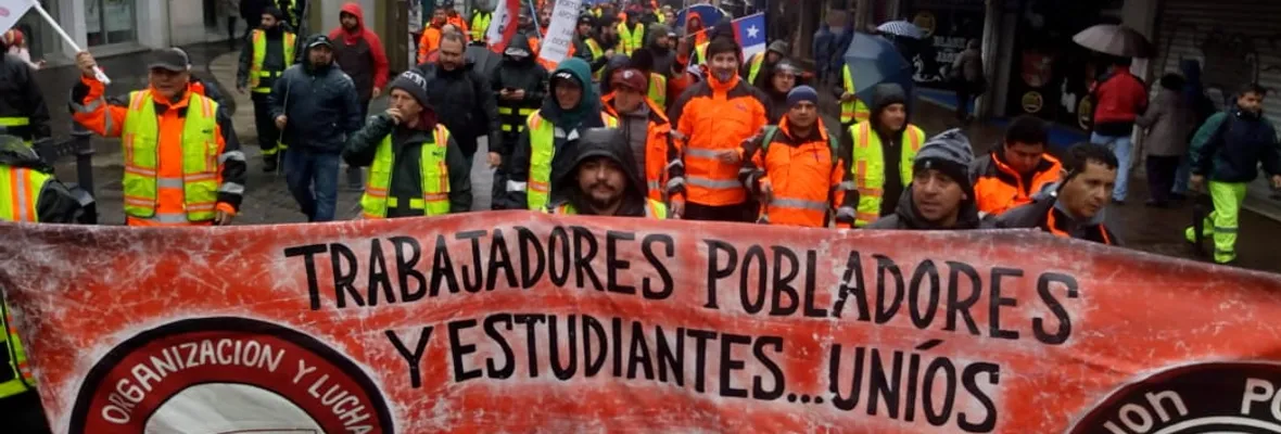 FOTOS| Docentes reciben el apoyo de trabajadoras/es portuarios en masiva marcha en Concepción