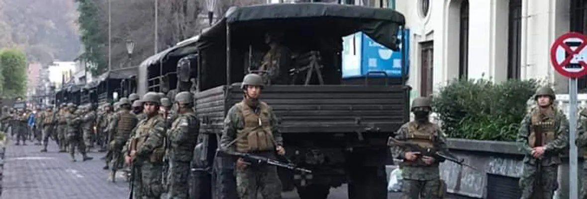 VIDEO | Militares reprimieron marcha en Concepción con disparos en plena Plaza Independencia