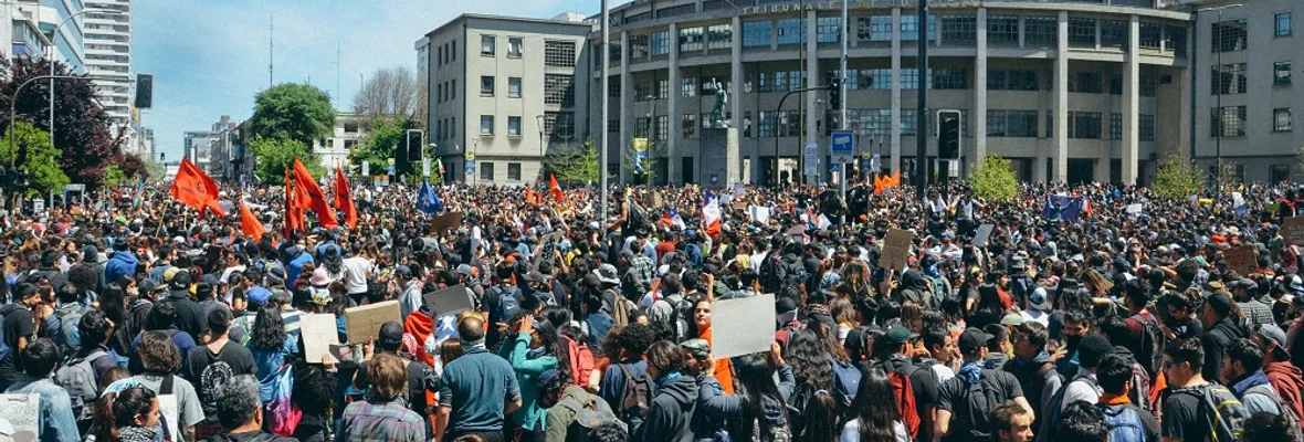 Listo para ser ley: Aprueban cárcel para quien porte injustificadamente combustible durante protestas