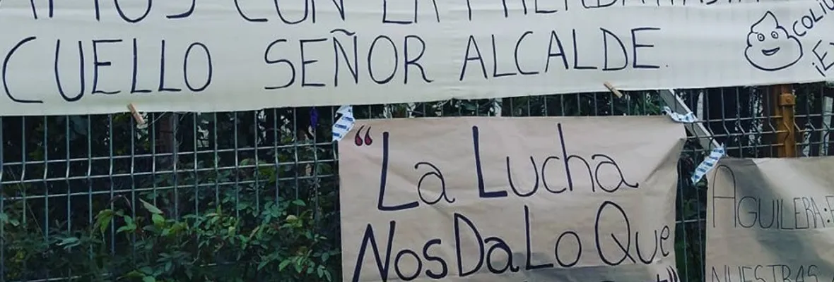 Apoderados se toman Escuela Caleta del Medio de Coliumo ante denuncias por insalubridad: prohibieron su funcionamiento
