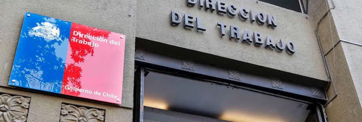 Trabajadoras/es de Dirección del Trabajo denuncian recibir instrucciones contradictorias a su función fiscalizadora y ausencia de dictámenes referidos al contexto actual