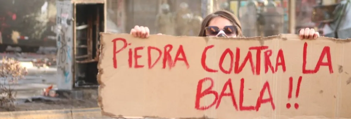 Avanza en el Senado ley que aumenta penas a quienes ocultan su identidad en manifestaciones públicas