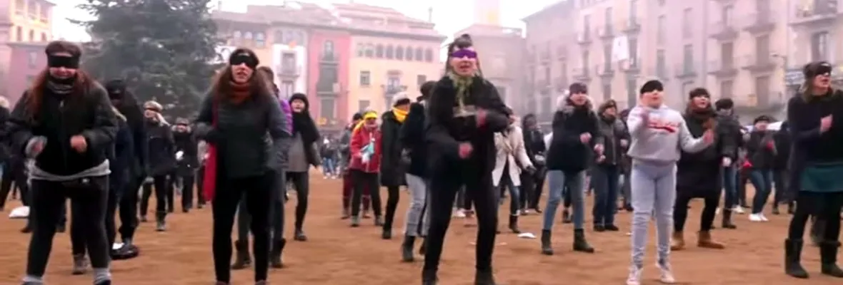 Feministas catalanas replican "Un violador en tu camino" en solidaridad con las mujeres chilenas