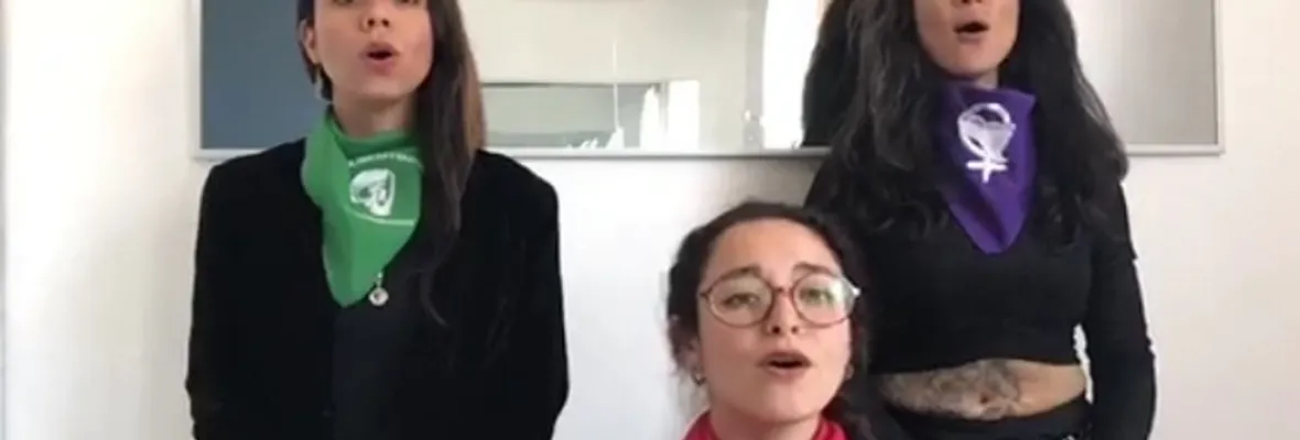 VIDEO | En la navidad del Estallido Social mujeres transforman villancico religioso en revolucionario
