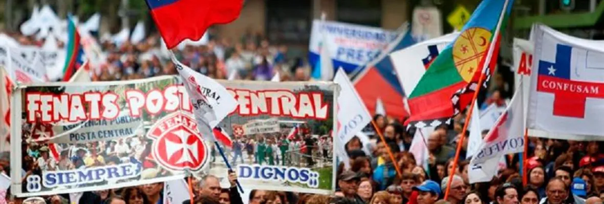 Amenaza a trabajadores públicos: Proyecto obligaría a cualquier repartición entregar información de su trabajo a servicios de inteligencia