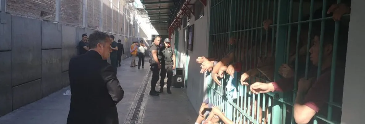 Familiar de preso en Santiago 1 tras intento de fuga: Los protocolos de salud por la pandemia son inexistentes ahí dentro