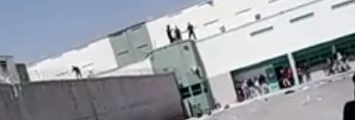 Motín en cárcel Santiago 1: Gendarmería apaleó reos y Carabineros reprimió familiares