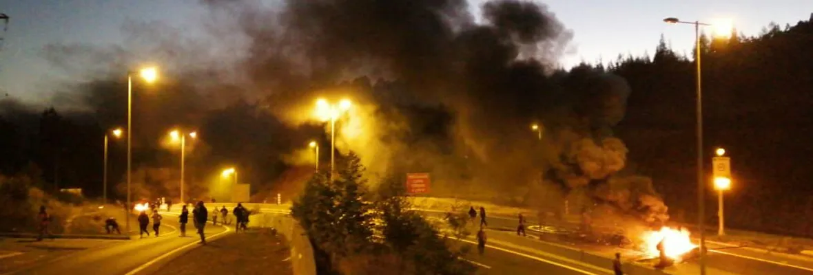 Pobladores de Laraquete armaron barricadas contra reapertura del proyecto MAPA de Celulosa Arauco