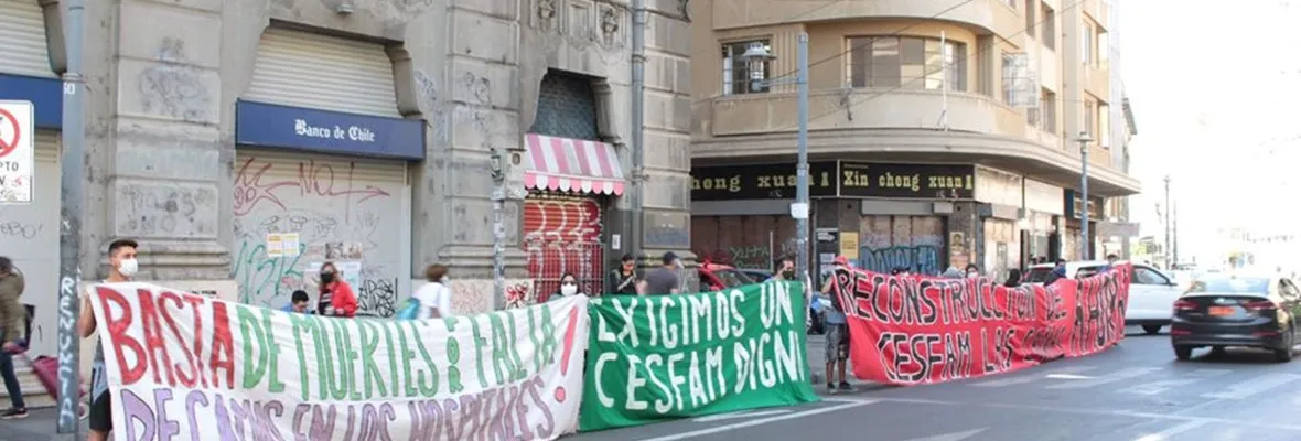 Protestan exigiendo la reconstrucción de Cesfam quemado en el incendio del 2014 en Valparaíso
