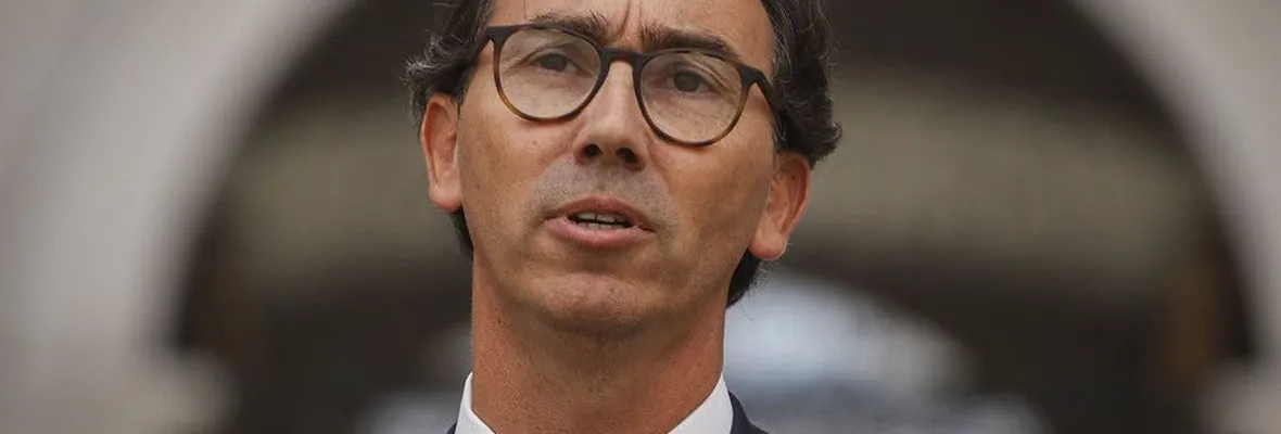 Por vulneración de derechos: Ingresan acusación constitucional contra ministro de Educación