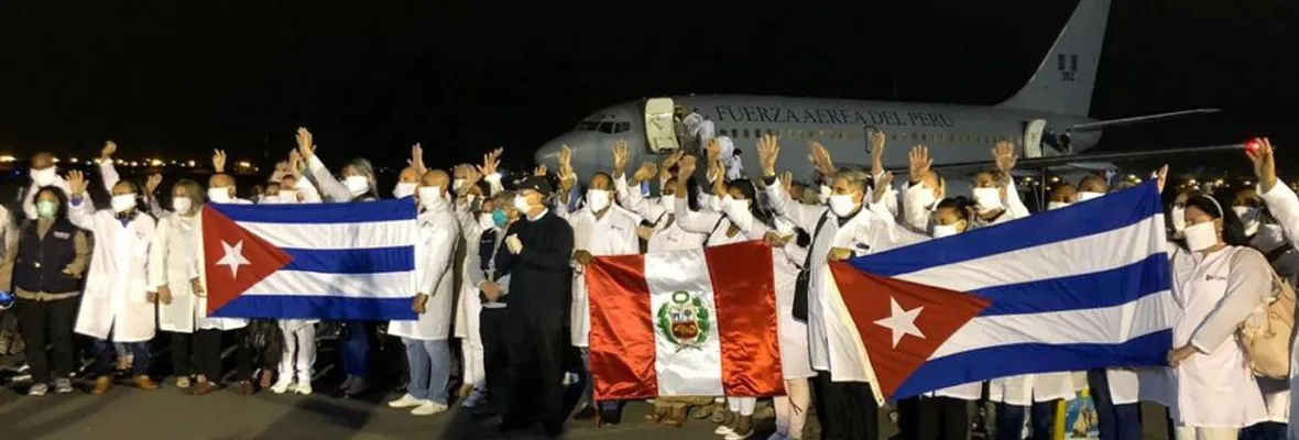 Brigadas de salud cubana combaten el coronavirus en Perú