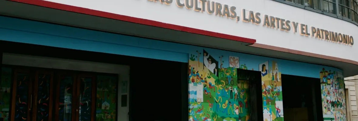 La demanda que enfrenta el mundo del arte, pensar su condición y trazar caminos para recuperar su experiencia creativa