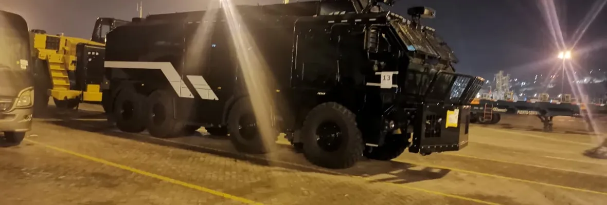 Nuevos vehículos antidisburbios de Carabineros arriban a Chile