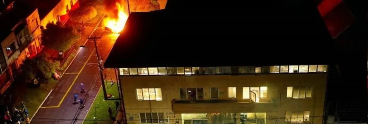 Noche racista en La Araucanía: municipalidades tomadas fueron atacadas por turbas de civil