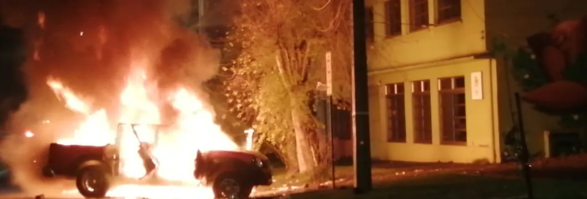 Turba racista atacó a mapuches en Curacautín en pleno toque de queda y bajo inacción de Carabineros