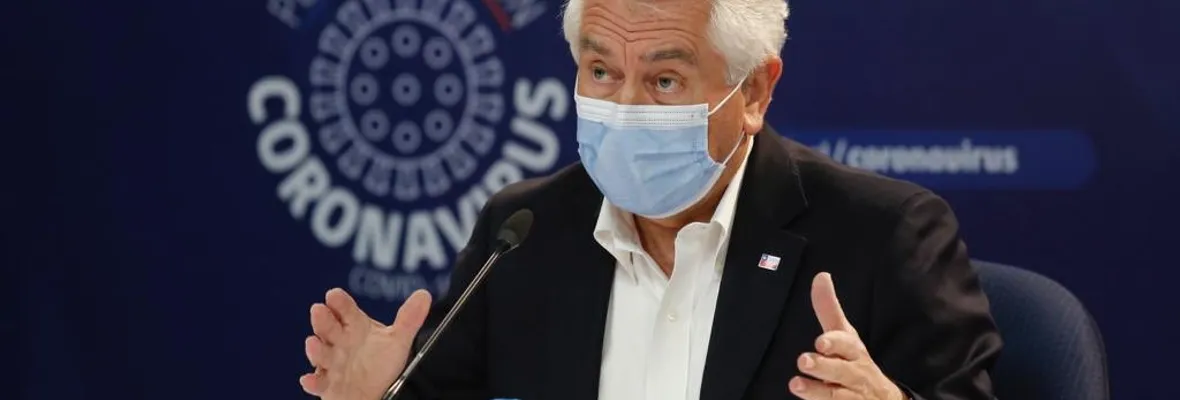 En su trampa: Solicitan sumario contra ministro de Salud por no respetar aforo en cumpleaños con 30 personas