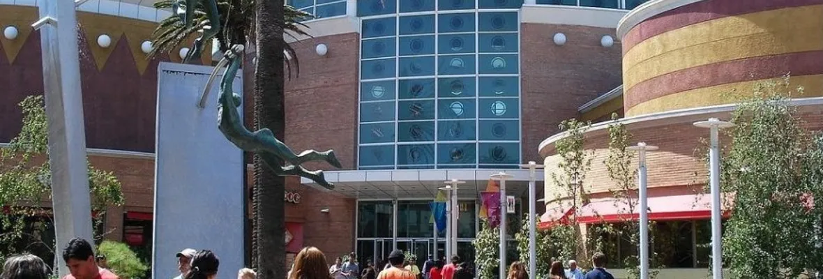 Luego de semanas de aglomeraciones, recién cierran malls en el Gran Concepción a tres días de navidad