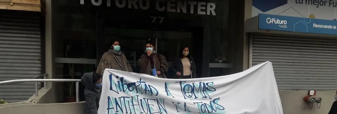 Comunidades mapuche lafquenche realizaron concentración en apoyo a Tomás Antihuen en Concepción exigiendo traslado a Lebu