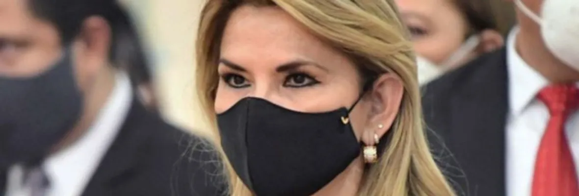Bolivia: Golpista Áñez retira su candidatura para evitar triunfo del MAS