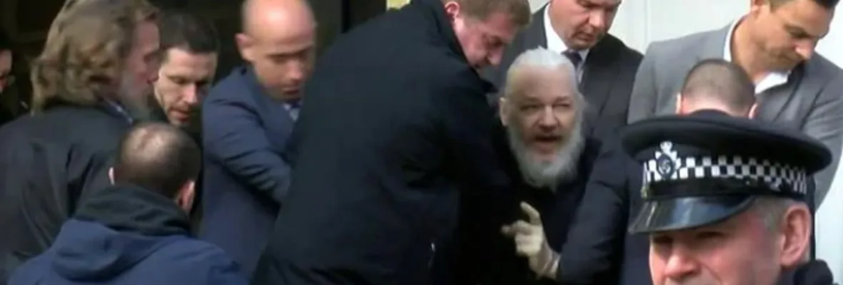Nadie pudo desmentir los informes de WikiLeaks, pero el preso es Assange