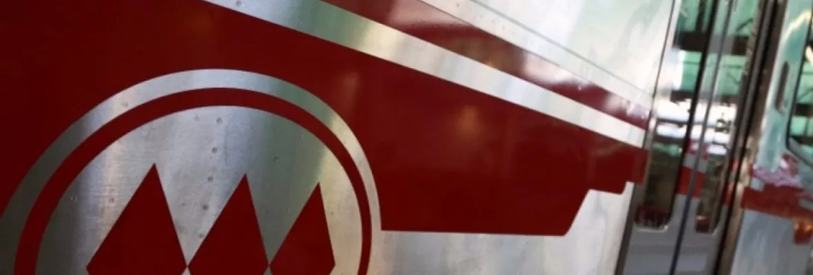 Trabajadoras del aseo en el Metro de Santiago denunciaron despidos injustificados y sobrecarga laboral producto de la misma situación