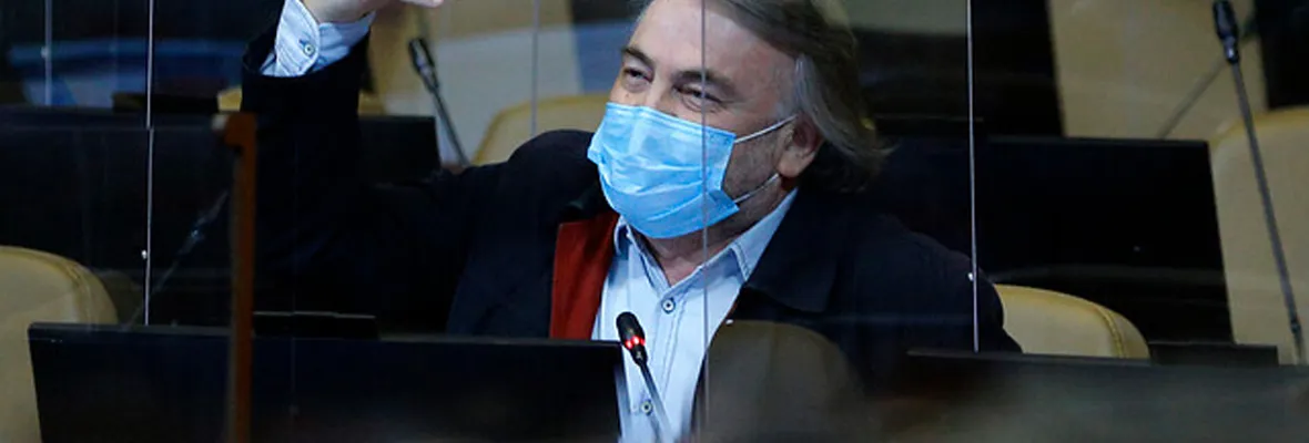 “Estoy bajo el fuero”: Diputado chileno Pepe Auth confiesa riendo que vota ilegalmente en elecciones italianas