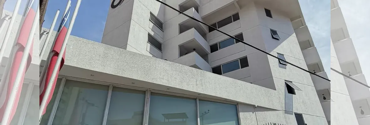 Iquique: Trabajador atrapado en "hotel sanitario" no recibe atención médica ni puede salir