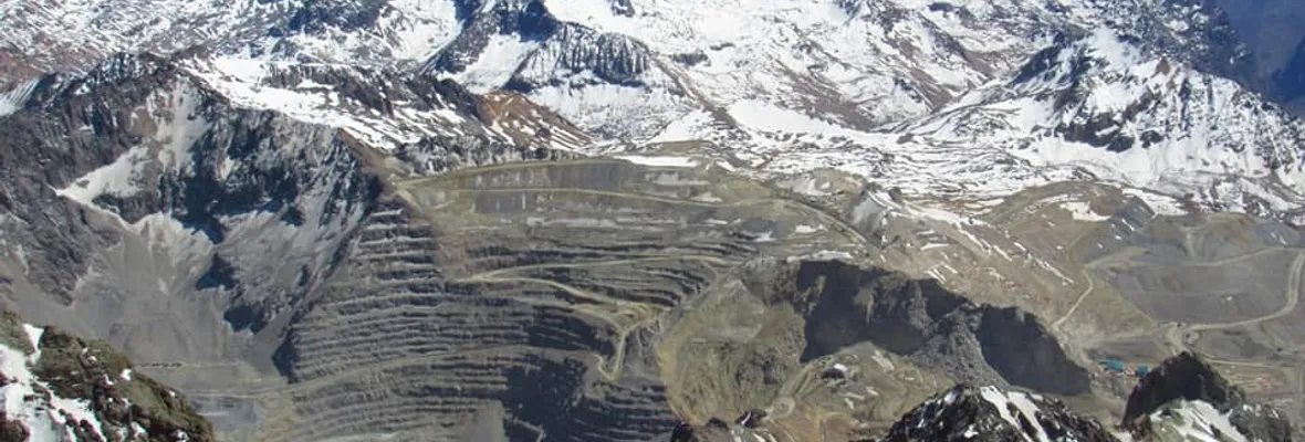 Crimen Ambiental: senadores UDI, RN, PS y PPD dejan sin protección zona que rodea a los glaciares y al permafrost