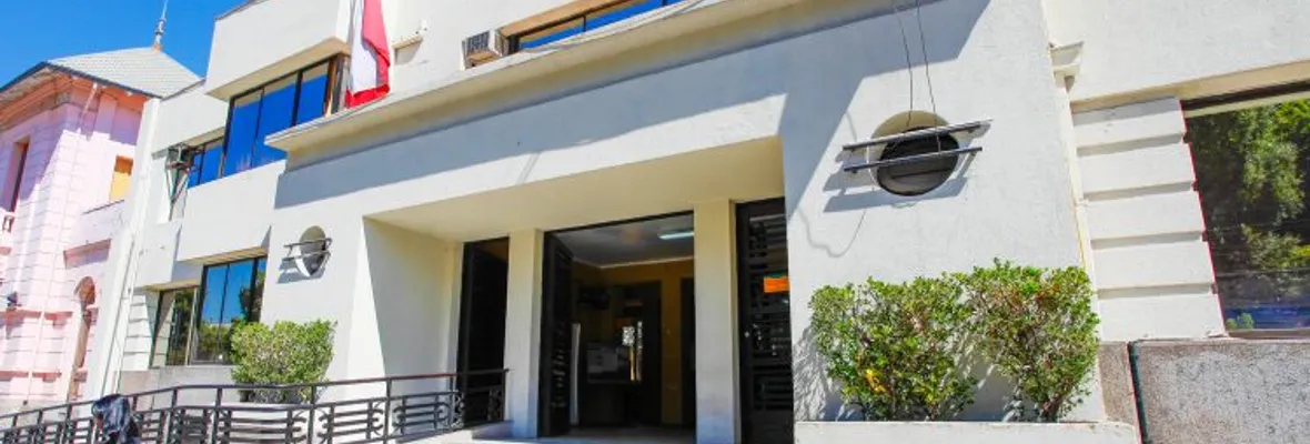Allanan Municipalidad de San Fernando por irregularidades: Entre ellas, no rendición de $1.400 millones