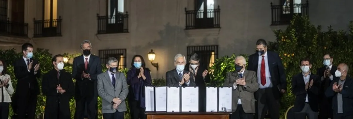 Ni una palabra sobre Renta Básica: Piñera mantiene política de bonos y presenta "IFE Universal"