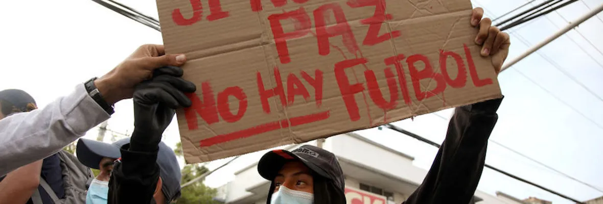 Ni la Libertadores se salva: Policía continúa reprimiendo protestas en Colombia
