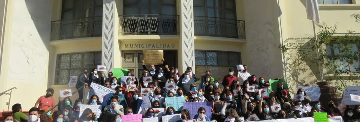 Gracias a sus movilizaciones profesores de Tiltil podrían regularizar en un tercio la millonaria deuda que tiene el municipio con sus cotizaciones