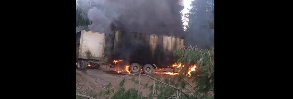 Resistencia Mapuche Lavkenche se atribuye quema de 24 maquinarias forestales en Curanilahue en predio de Forestal Arauco