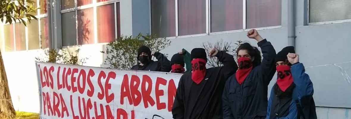 Liceo Enrique Molina y otros establecimientos del país amanecieron tomados por estudiantes