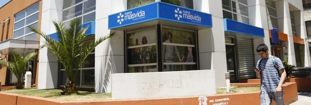 Isapre Nueva MasVida sigue sin negociar con sus trabajadores/as a tres semanas de iniciada su huelga