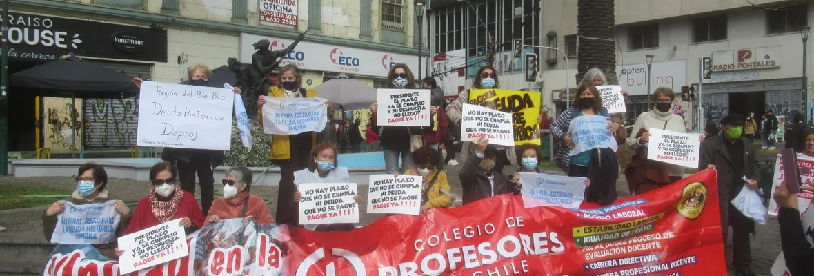 Profesoras/es jubiladas/os se manifestaron en Valparaíso por el pago de la Deuda Histórica