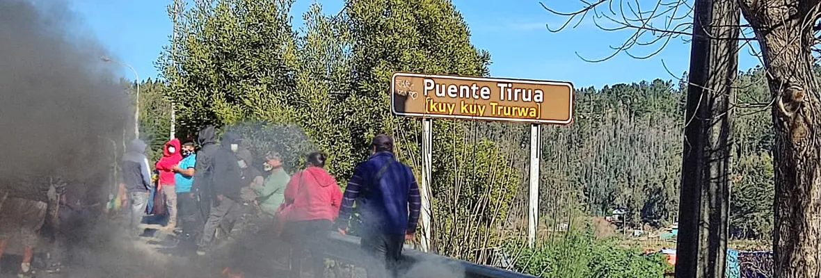 Acusan discriminación: Pescadores artesanales de la provincia de Arauco cortan carretera exigiendo beneficios de los que fueron excluidos