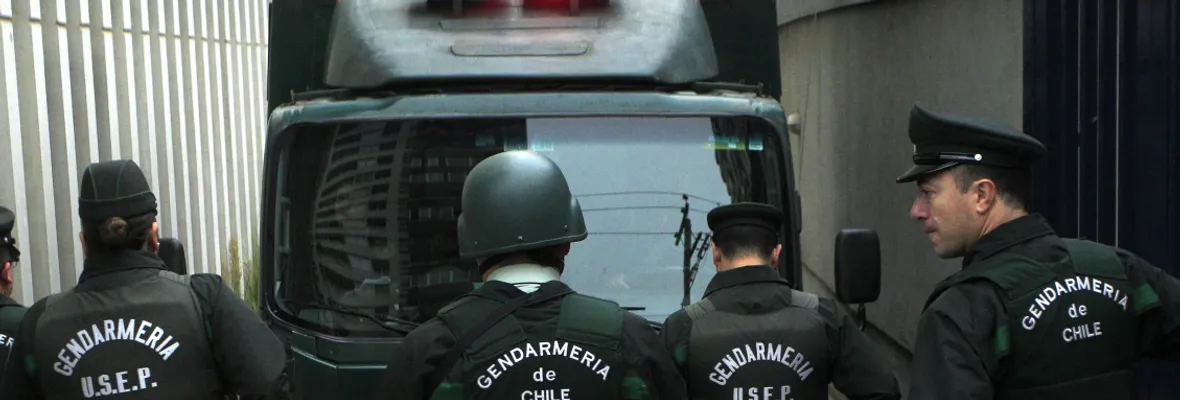 Juzgado acogió querella contra funcionarios de Gendarmería por falsificación de instrumento público y otros delitos