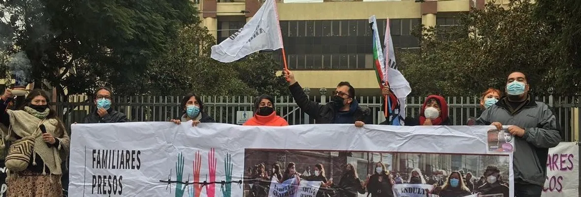Proyecto de Indulto General: Familiares de las y los presos políticos del Estallido se manifestaron en el Congreso tras nueva dilatación en su votación