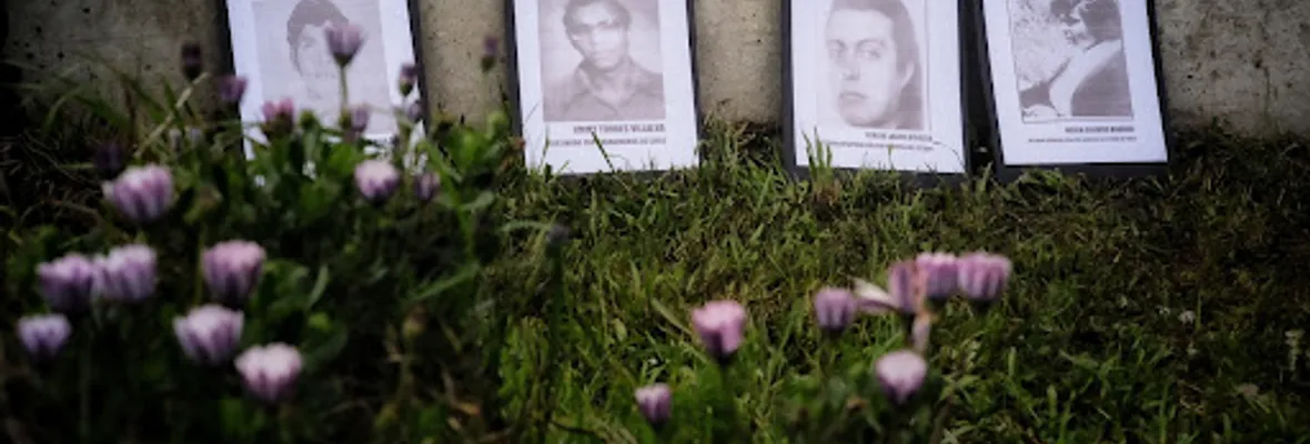 Con emotivo acto en la rotonda de ingreso a Boca Sur se conmemoró a detenidas y detenidos desaparecidos
