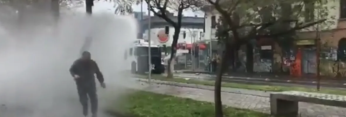 Manifestaciones en las cercanías del Parque O'Higgins marcaron la parada militar 2021
