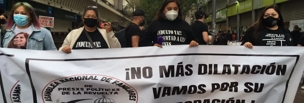 Familiares de presos/as políticas del Estallido Social marcharon por Santiago exigiendo la aprobación de la ley de Indulto General