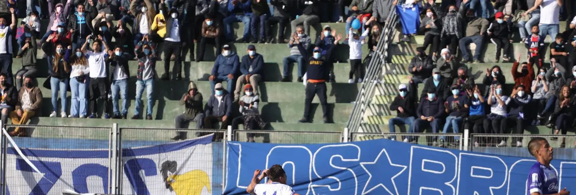 Naval volvió a encontrarse con su público en el estadio El Morro