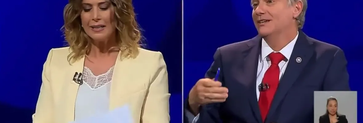 ¿Usted escribió el programa?: periodista dejó como ignorante de su propio programa a José Kast