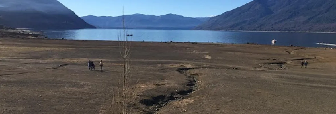 Mesa en defensa de lago Caburgua exige a latifundista retirar dique que desvió río Trafampulli