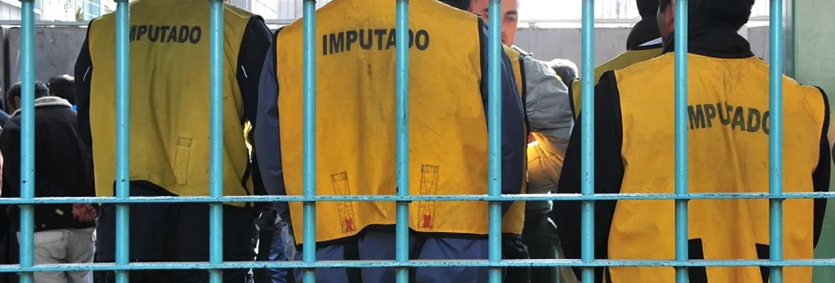 Decretan prisión preventiva contra acusado de violar, secuestrar y quemar pelo a mujer en Concepción