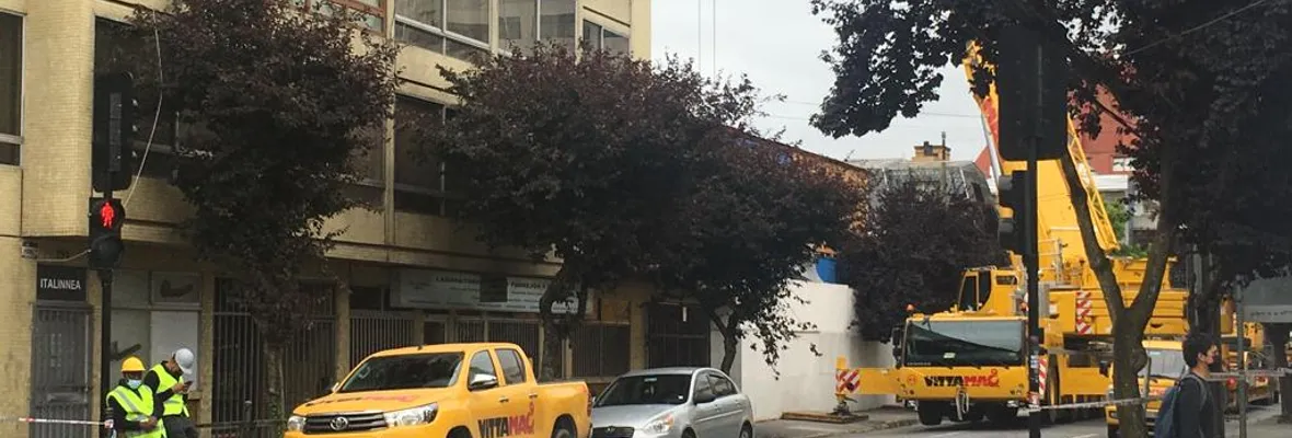 Inmobiliaria Esperanza S.A habría cerrado acceso y arrojado escombros a comunidad de edificio Copam en Concepción: Residentes acusan falta de fiscalización municipal